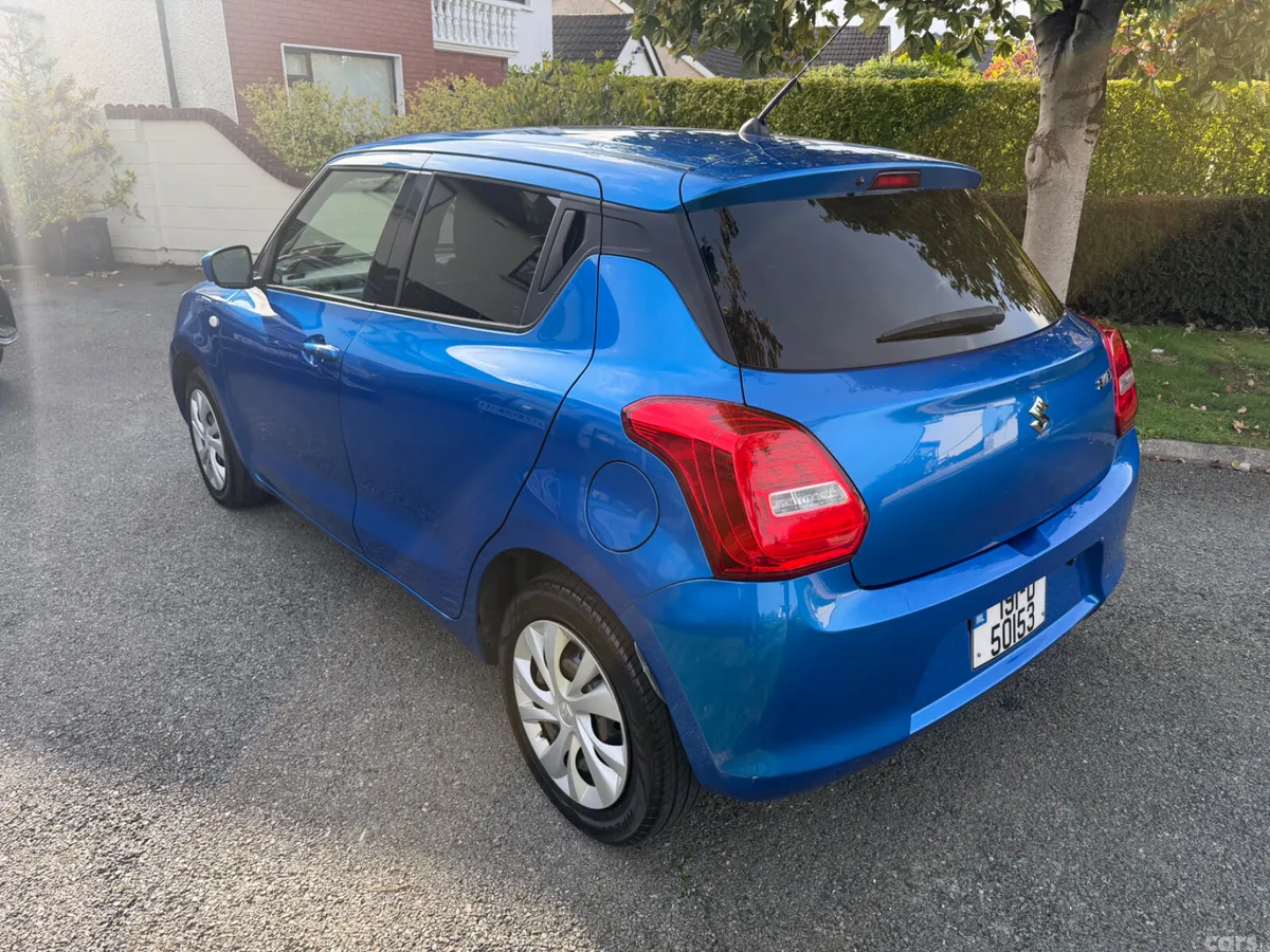 Suzuki Swift Hatchback, Petrol, 2019, Blue