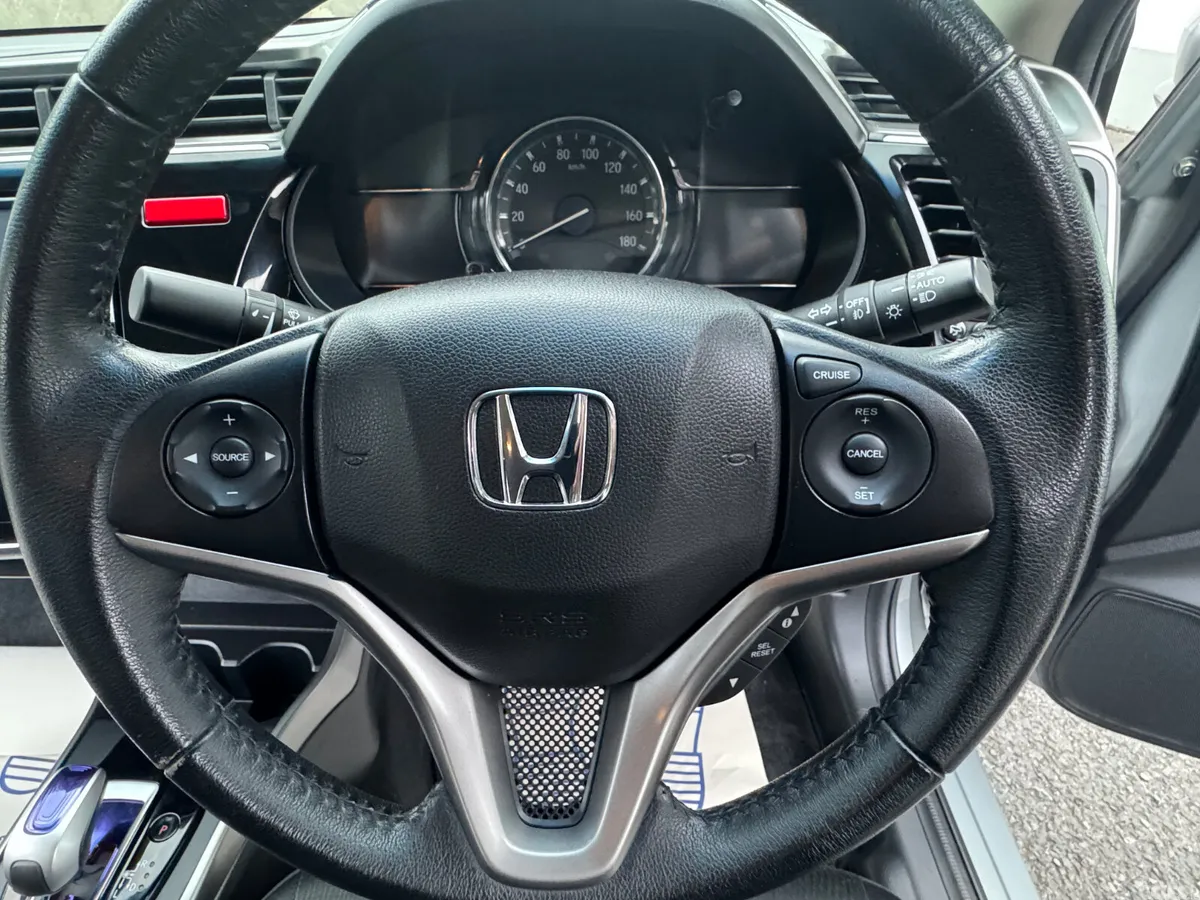 Honda Grace Saloon, Petrol Hybrid, 2015, Silver