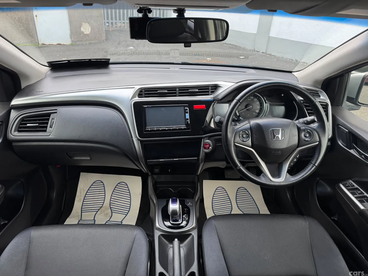 Honda Grace Saloon, Petrol Hybrid, 2015, Silver