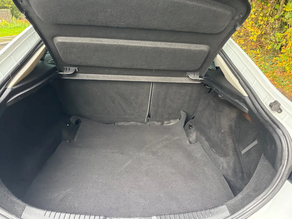 Ford Mondeo Hatchback, Diesel, 2013, White
