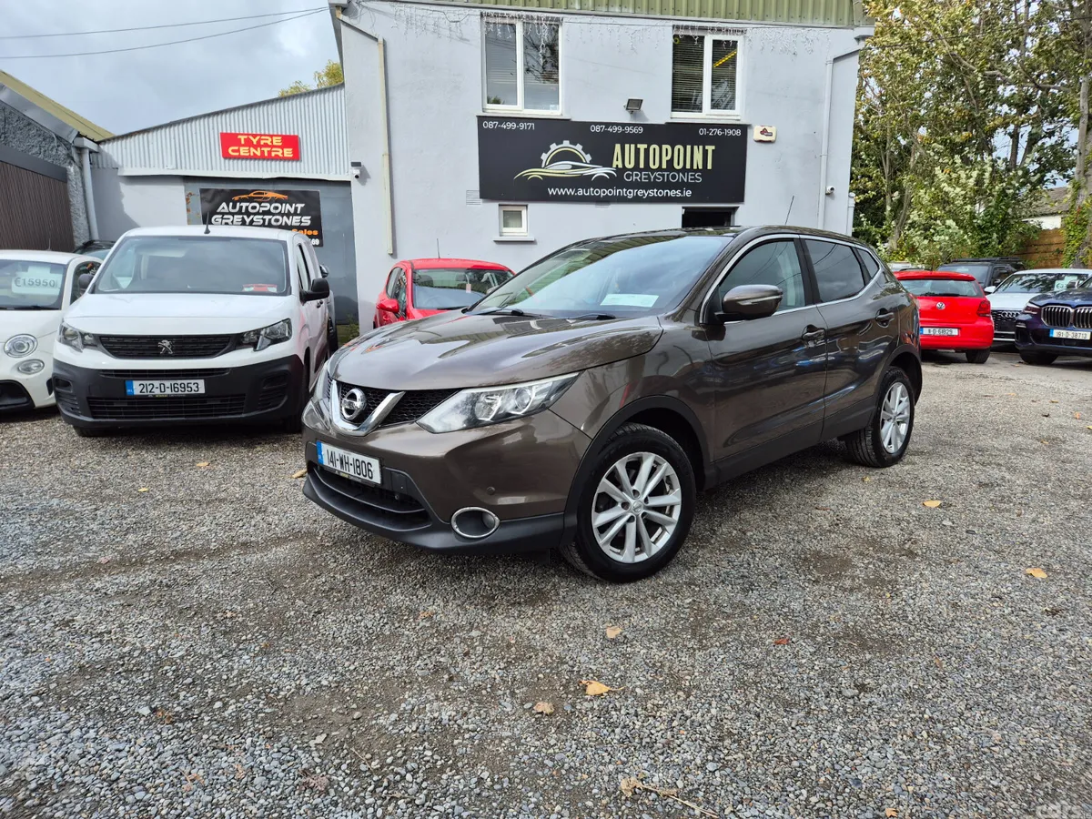 Nissan Qashqai Hatchback, Diesel, 2014, Beige