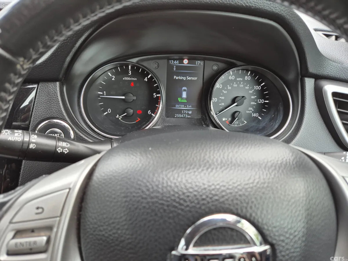 Nissan Qashqai Hatchback, Diesel, 2014, Beige