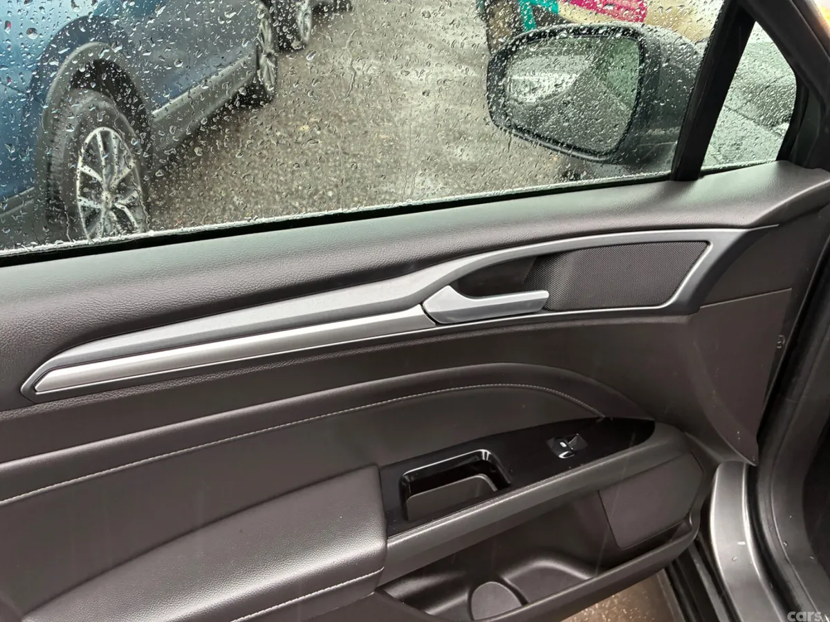 Ford Mondeo Hatchback, Diesel, 2017, Grey