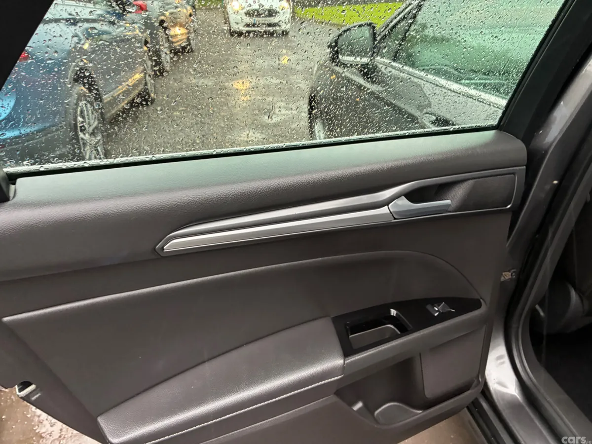 Ford Mondeo Hatchback, Diesel, 2017, Grey