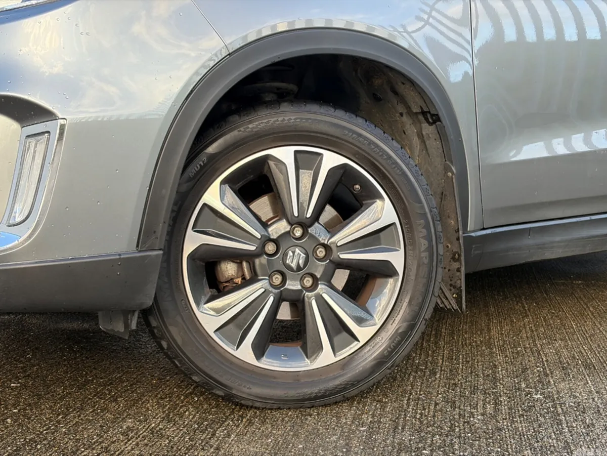 Suzuki Vitara SUV, Petrol Hybrid, 2022, Grey