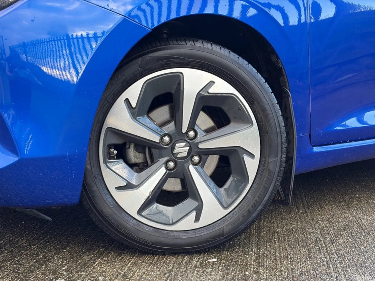 Suzuki Swift Hatchback, Petrol Hybrid, 2025, Blue