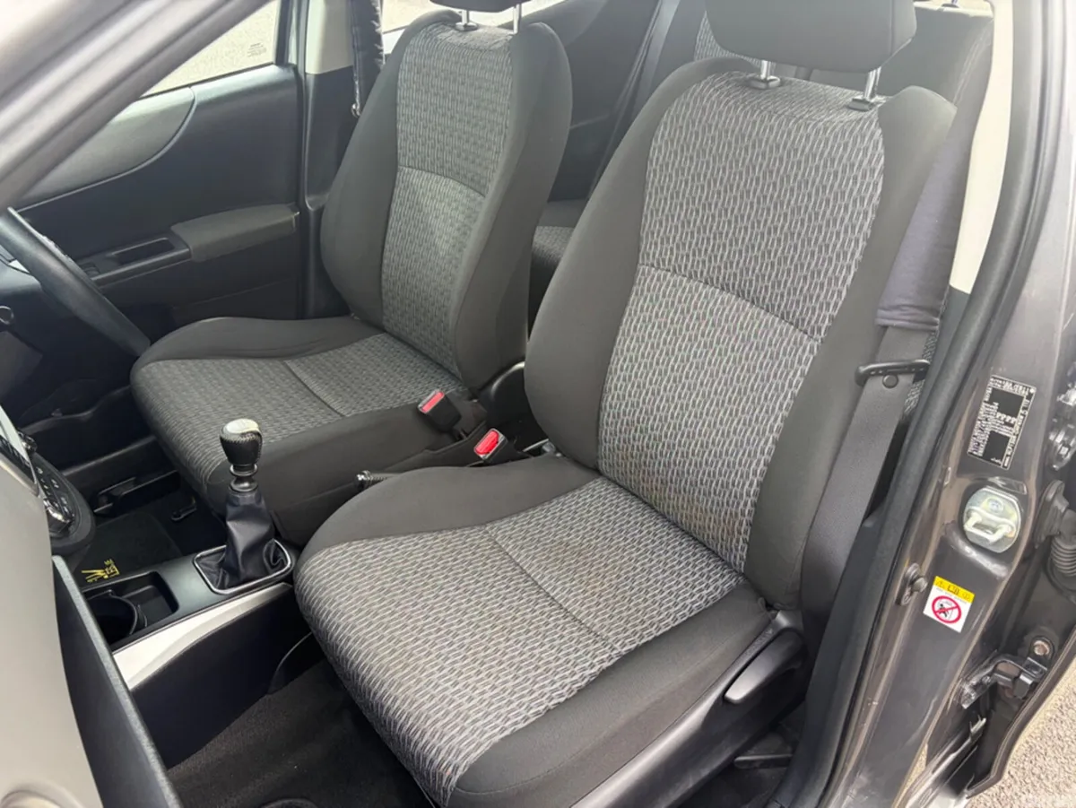Toyota Yaris Hatchback, Diesel, 2014, Grey
