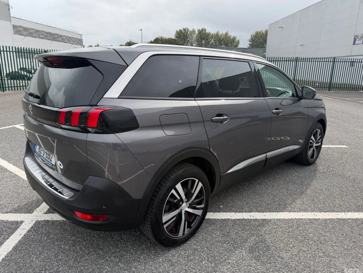 Peugeot 5008 MPV, Petrol, 2018, Grey