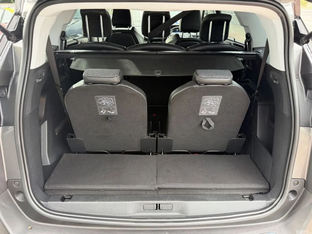 Peugeot 5008 MPV, Petrol, 2018, Grey