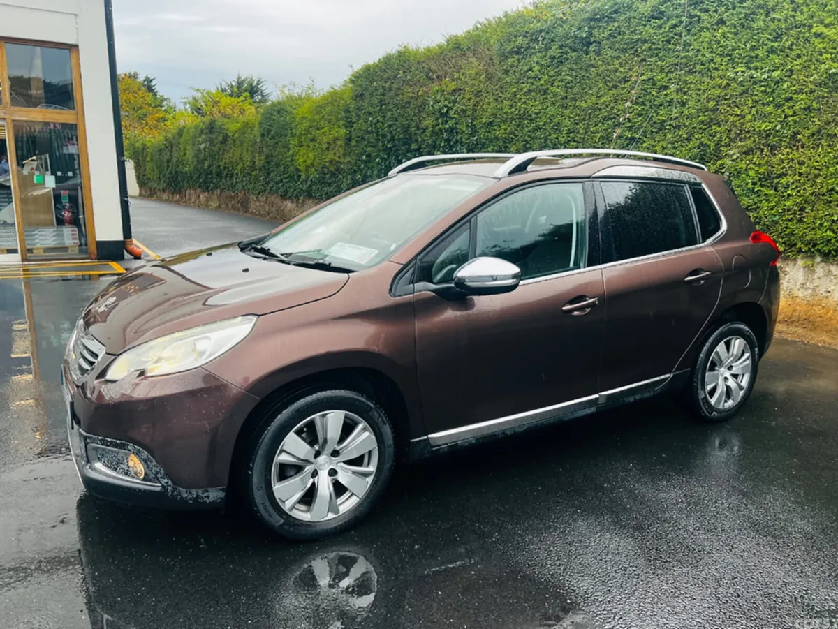 Peugeot 2008 Hatchback, Petrol, 2015, Brown