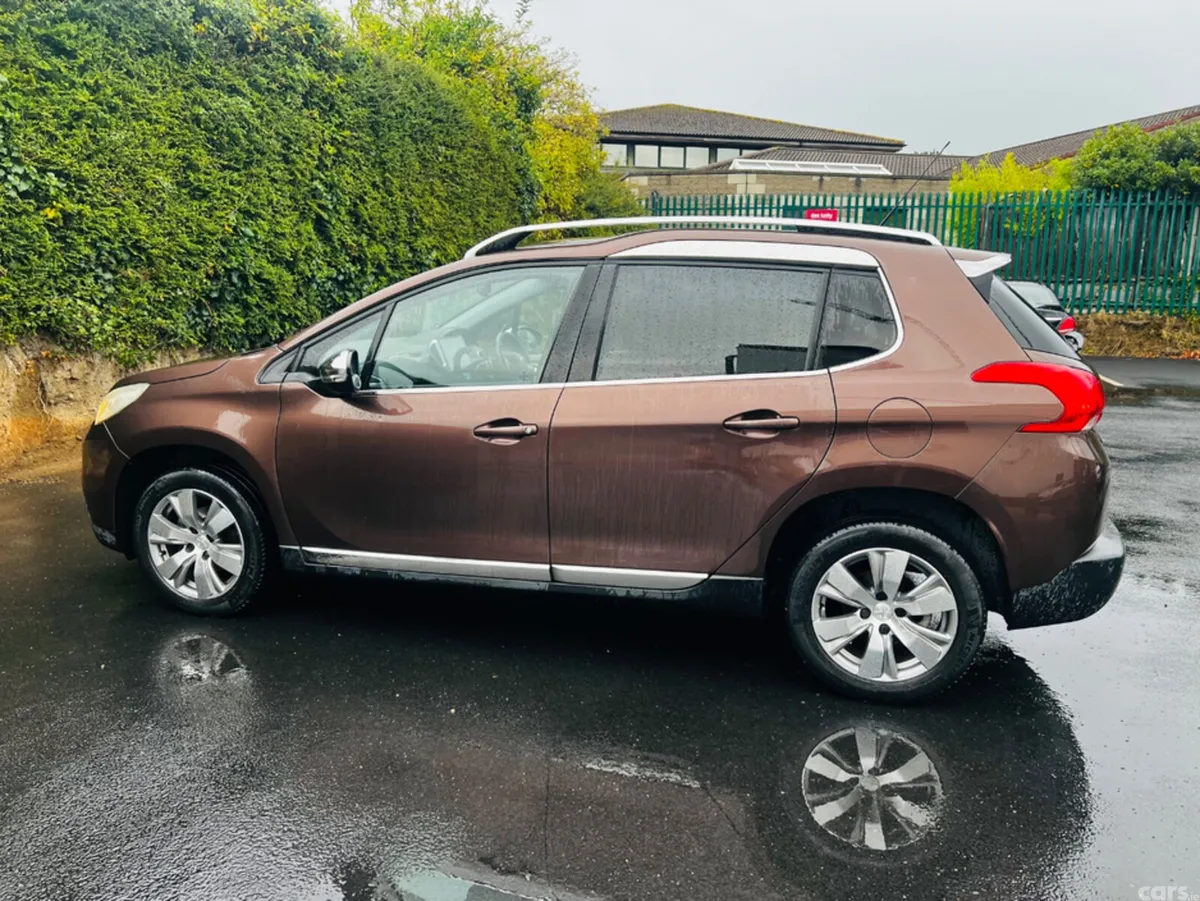 Peugeot 2008 Hatchback, Petrol, 2015, Brown