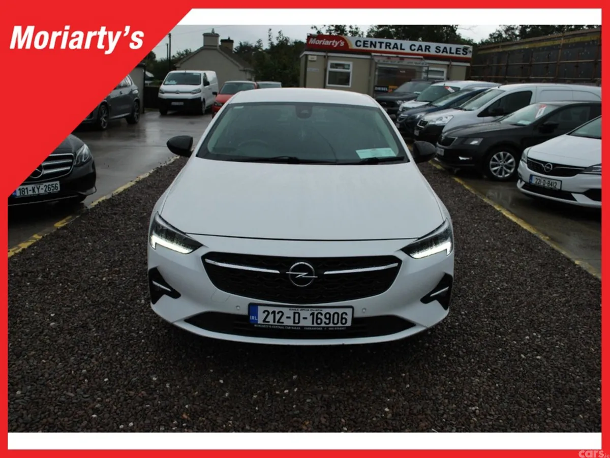 Opel Insignia Hatchback, Diesel, 2021, White