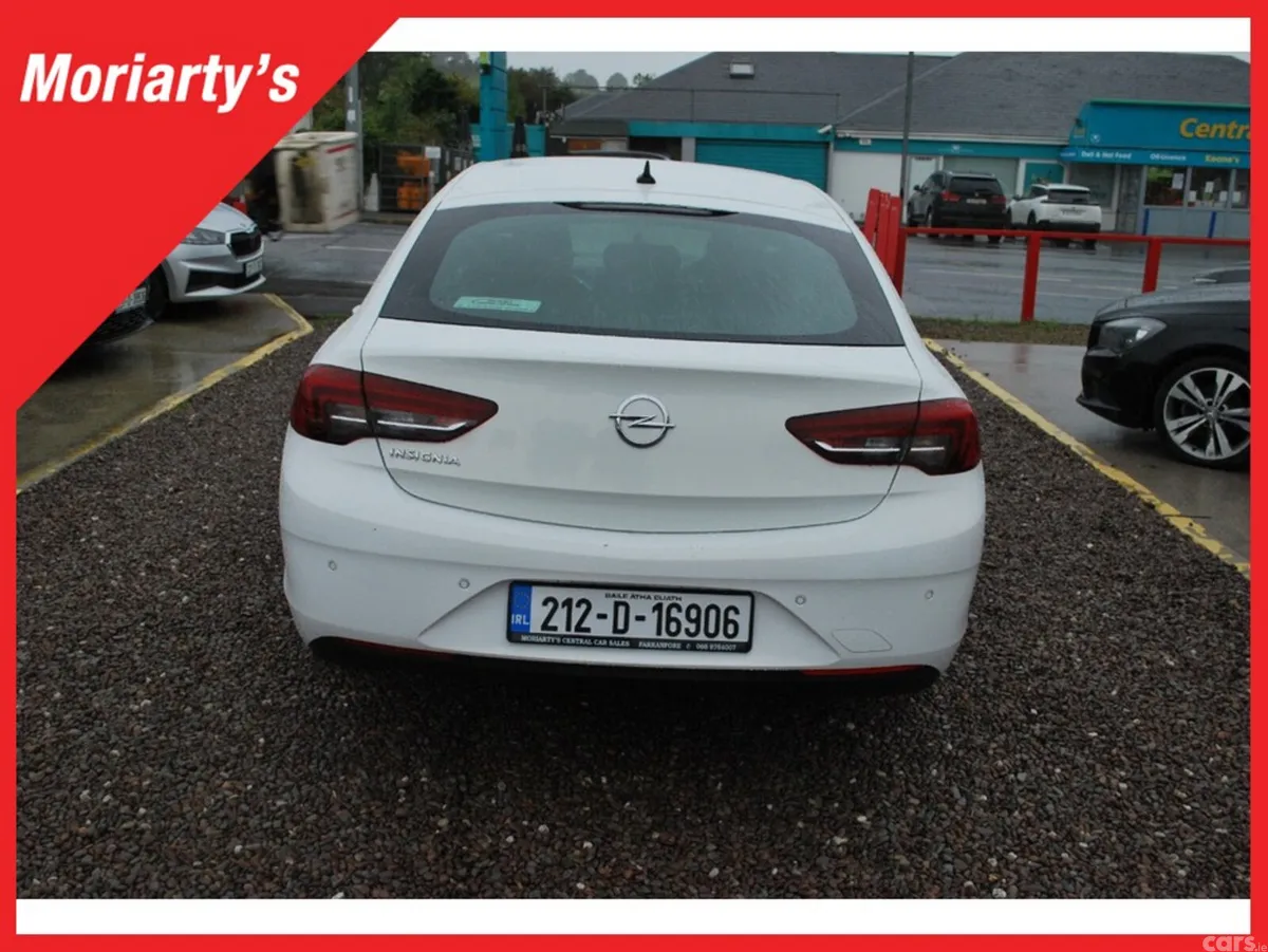 Opel Insignia Hatchback, Diesel, 2021, White