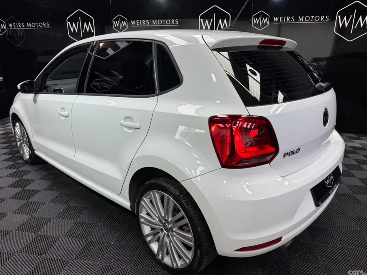 Volkswagen Polo Hatchback, Petrol, 2017, White