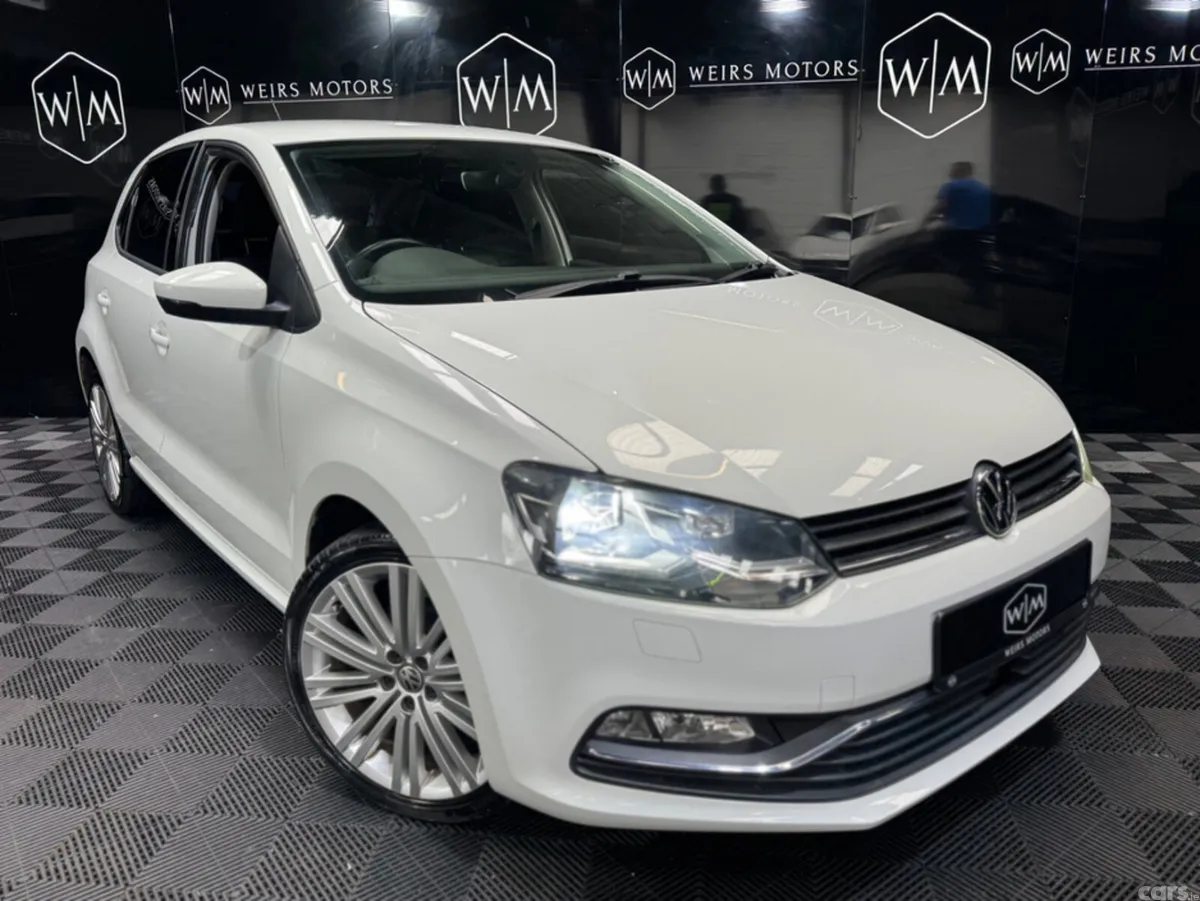 Volkswagen Polo Hatchback, Petrol, 2017, White