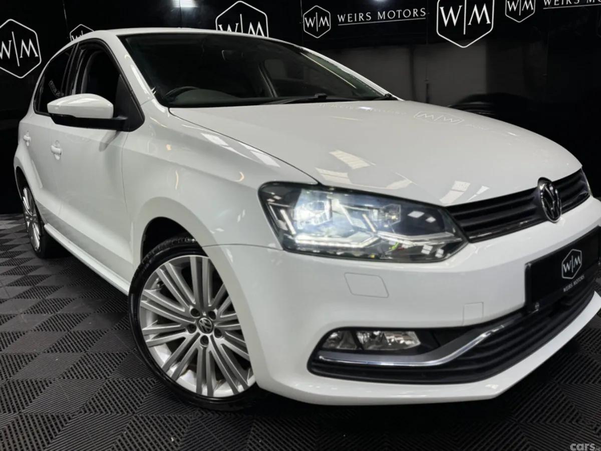 Volkswagen Polo Hatchback, Petrol, 2017, White