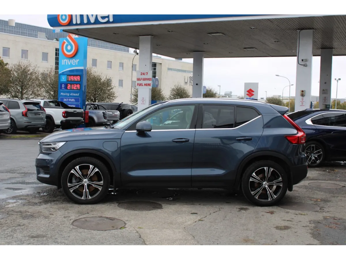 Volvo XC40 SUV, Petrol Plug-in Hybrid, 2021, Blue