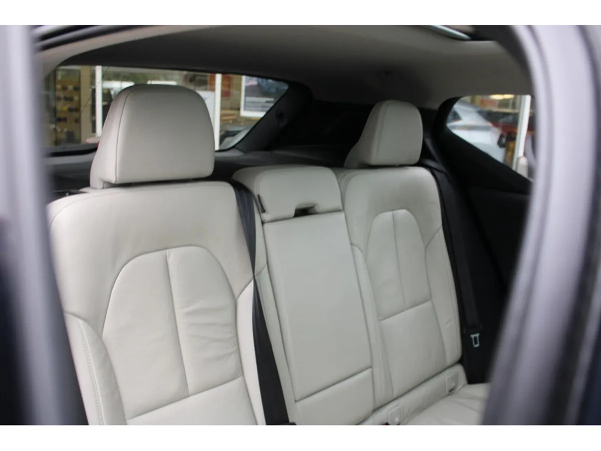 Volvo XC40 SUV, Petrol Plug-in Hybrid, 2021, Blue