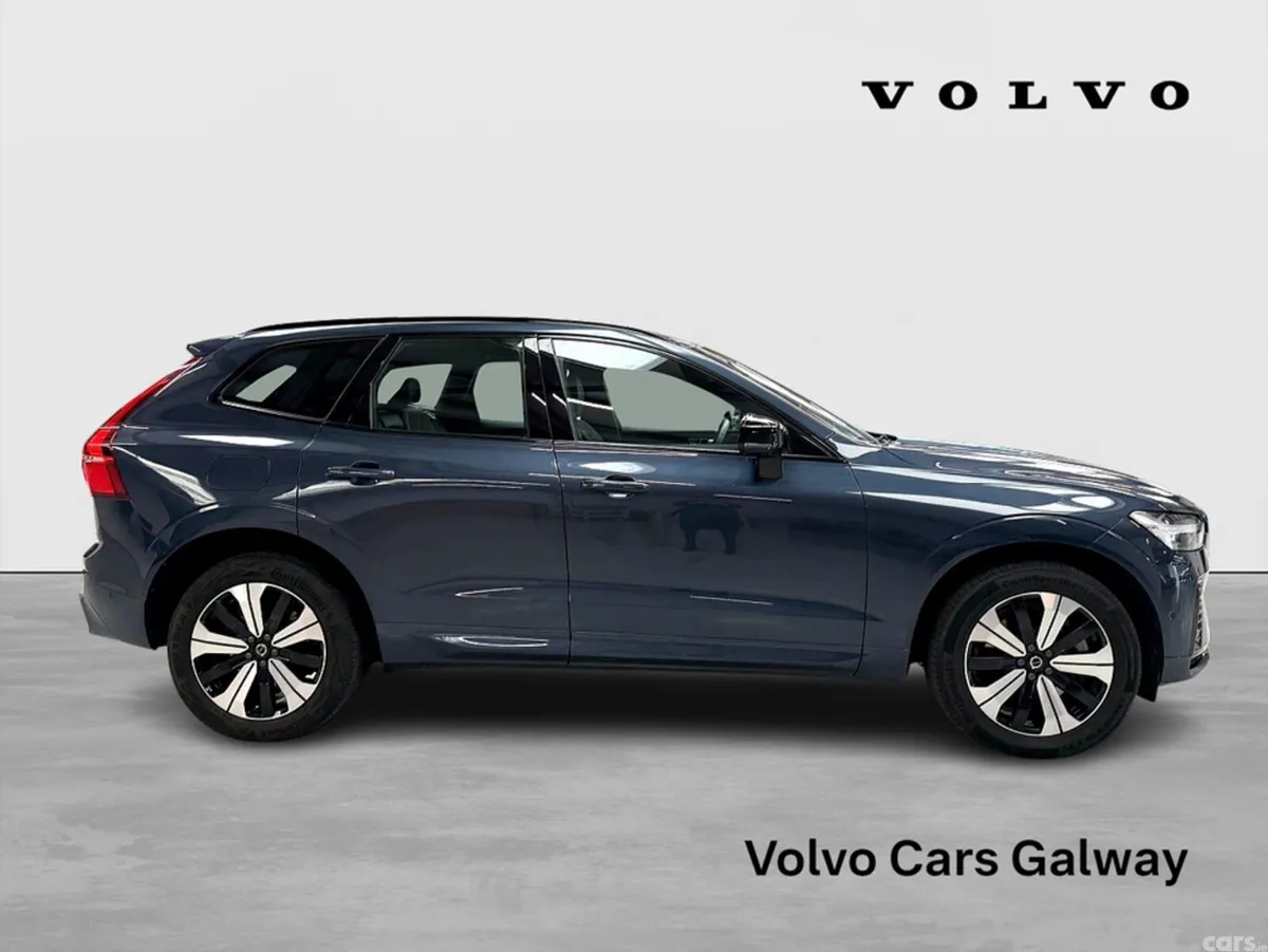 Volvo XC60 SUV, Petrol Plug-in Hybrid, 2024, Blue