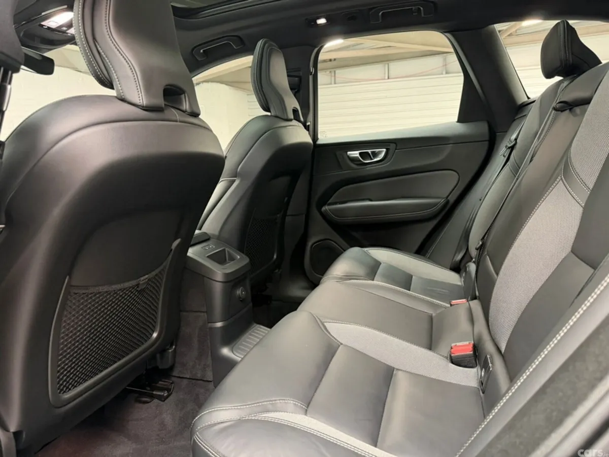 Volvo XC60 SUV, Petrol Plug-in Hybrid, 2024, Blue