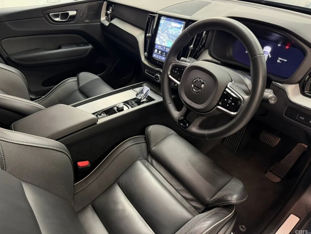 Volvo XC60 SUV, Petrol Plug-in Hybrid, 2024, Blue