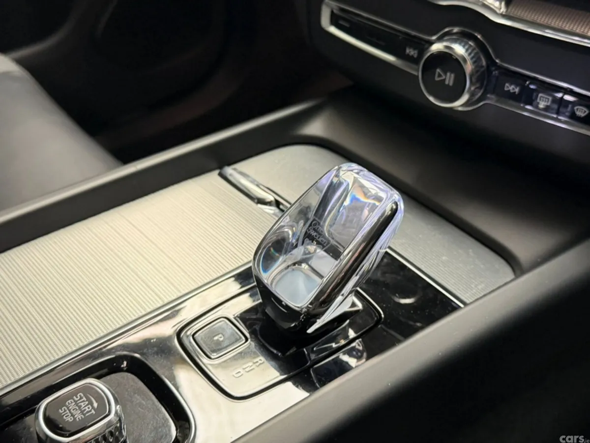 Volvo XC60 SUV, Petrol Plug-in Hybrid, 2024, Blue