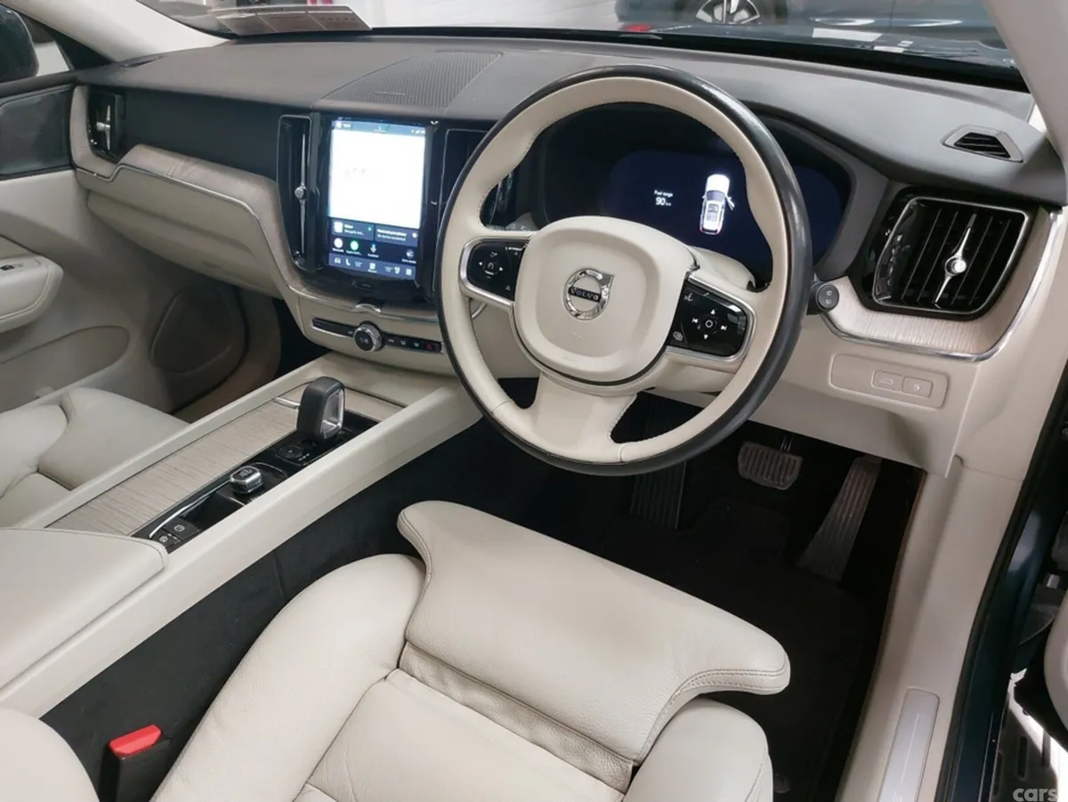 Volvo XC60 SUV, Petrol Plug-in Hybrid, 2023, Blue