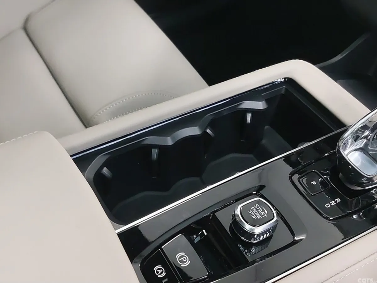 Volvo XC90 MPV, Petrol Plug-in Hybrid, 2026, Black