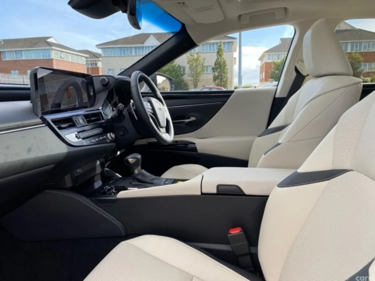 Lexus ES Saloon, Petrol Hybrid, 2024, Grey