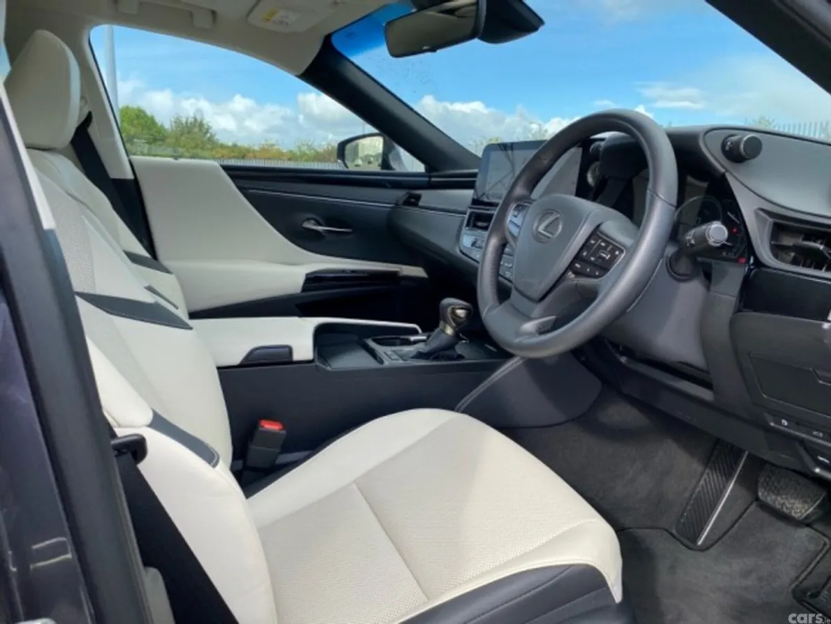Lexus ES Saloon, Petrol Hybrid, 2024, Grey