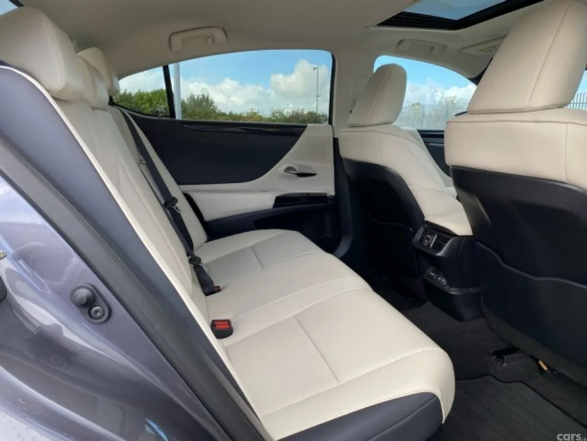 Lexus ES Saloon, Petrol Hybrid, 2024, Grey