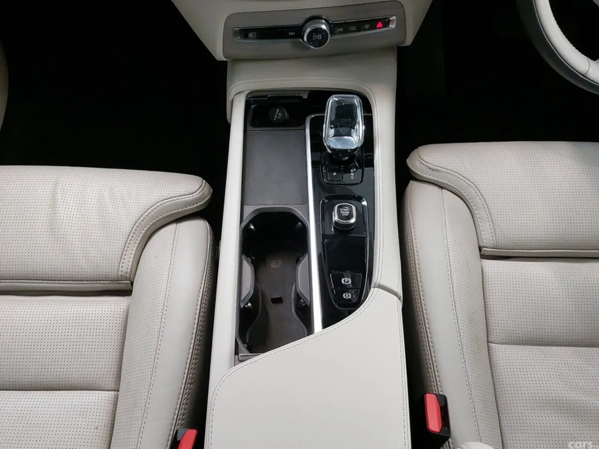 Volvo XC90 Estate, Petrol Plug-in Hybrid, 2024, Blue
