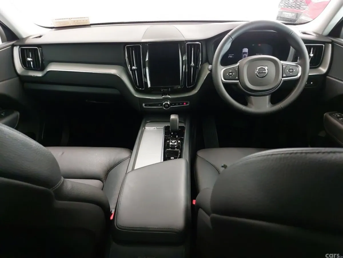Volvo XC60 SUV, Petrol Plug-in Hybrid, 2024, Grey