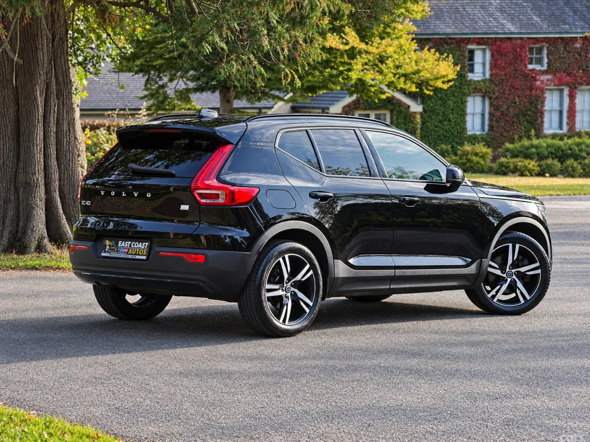 Volvo XC40 Estate, Petrol Plug-in Hybrid, 2021, Black