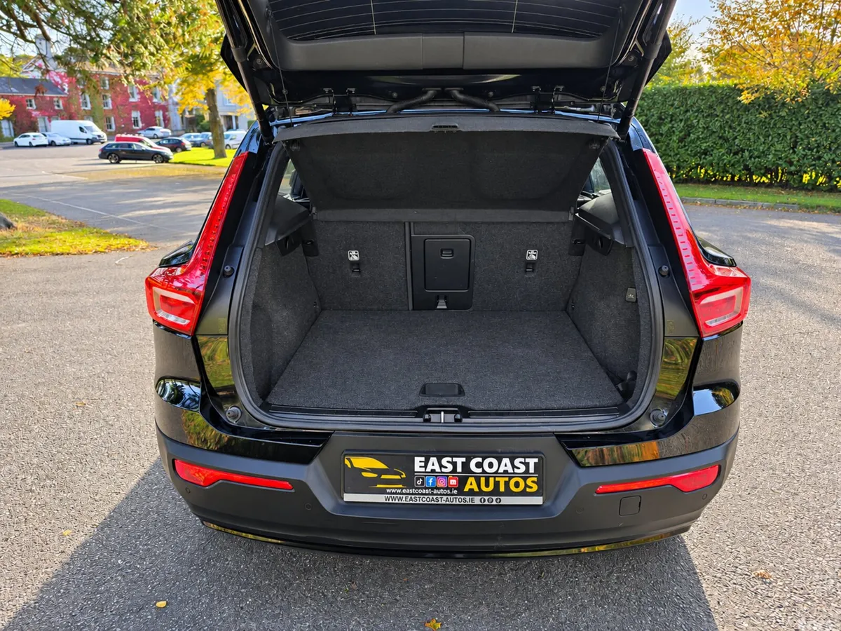 Volvo XC40 Estate, Petrol Plug-in Hybrid, 2021, Black