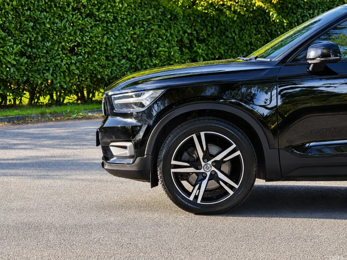 Volvo XC40 Estate, Petrol Plug-in Hybrid, 2021, Black