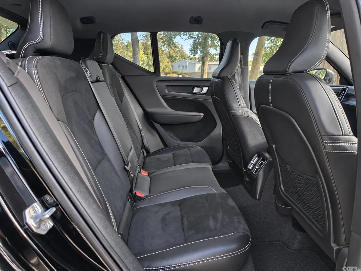 Volvo XC40 Estate, Petrol Plug-in Hybrid, 2021, Black