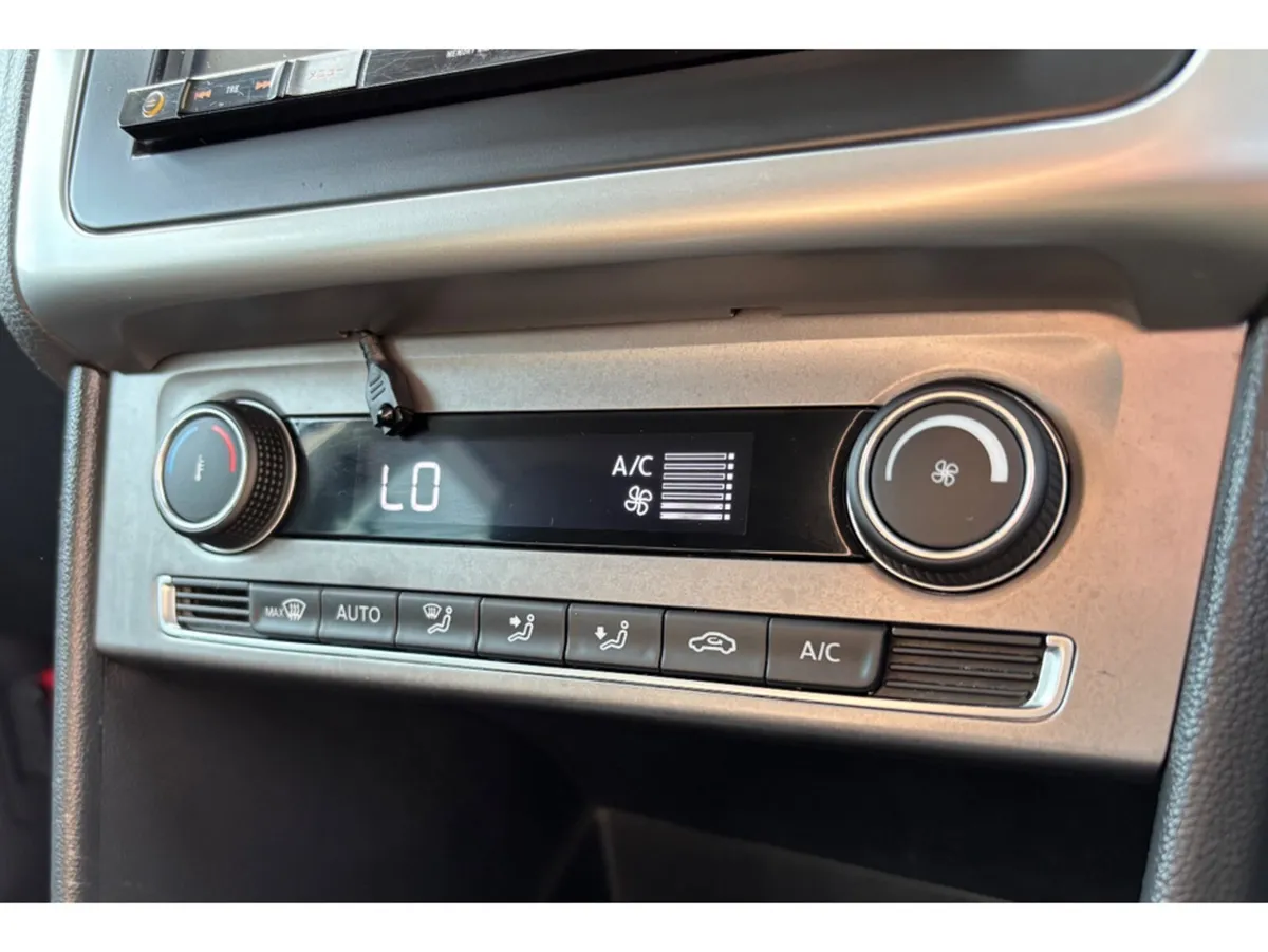 Volkswagen Polo Hatchback, Petrol, 2015, Red