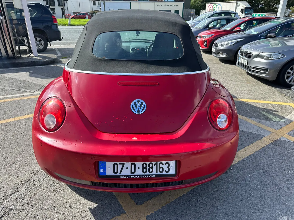 Volkswagen Beetle Convertible, Petrol, 2007, Red