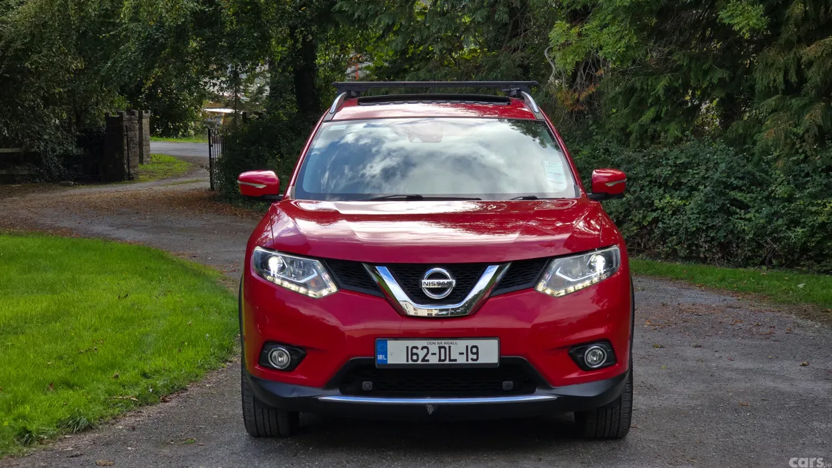 Nissan X-Trail SUV, Diesel, 2016, Red