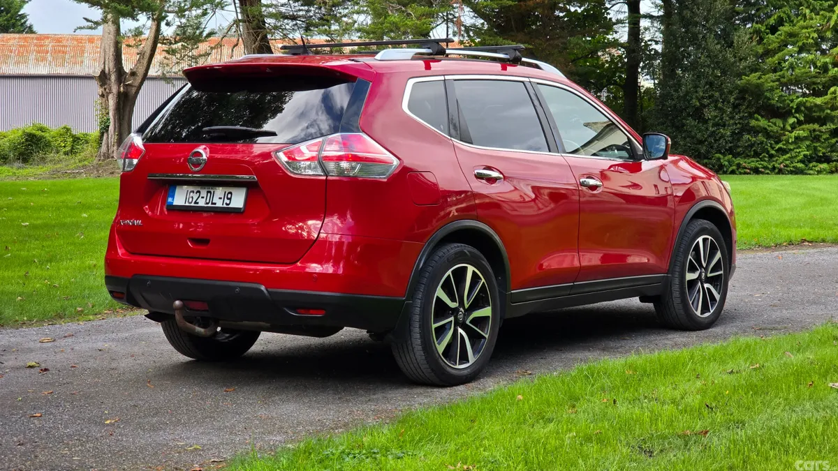 Nissan X-Trail SUV, Diesel, 2016, Red