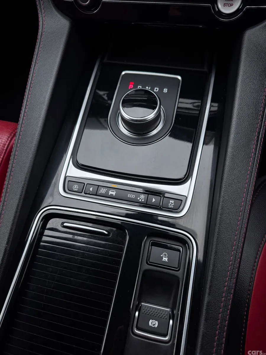 Jaguar F-Pace SUV, Diesel, 2017, Red
