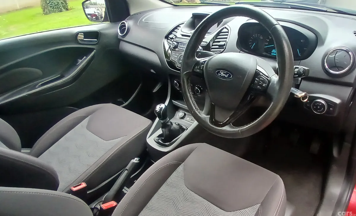 Ford Fiesta Hatchback, Petrol, 2018, Red