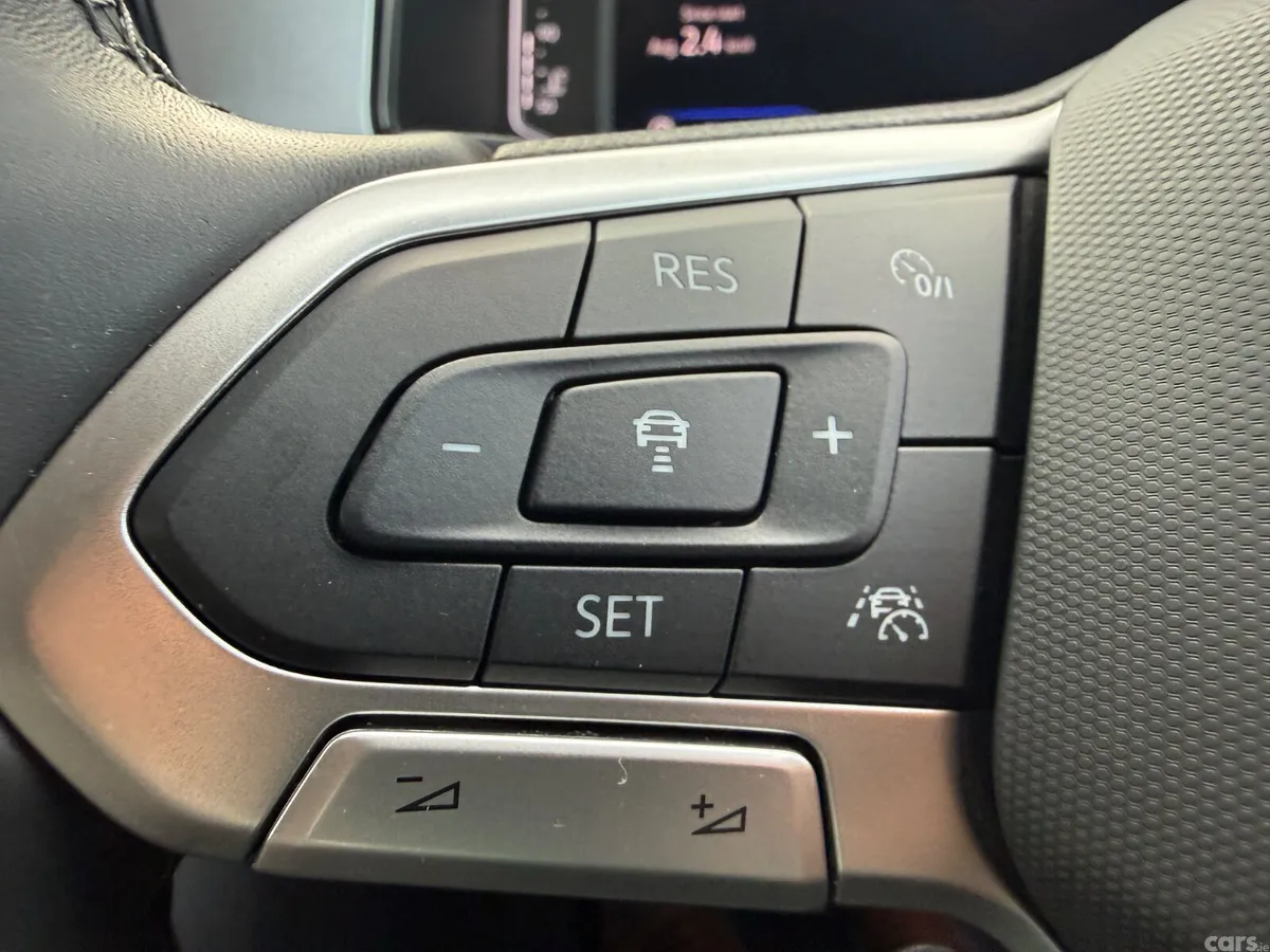 Volkswagen T-Roc SUV, Petrol, 2023, Red