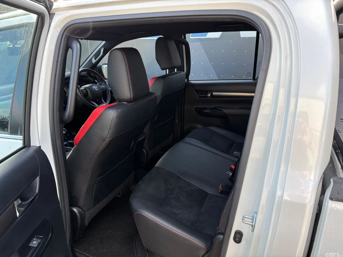 Toyota Hilux Pick Up, Diesel, 2024, White