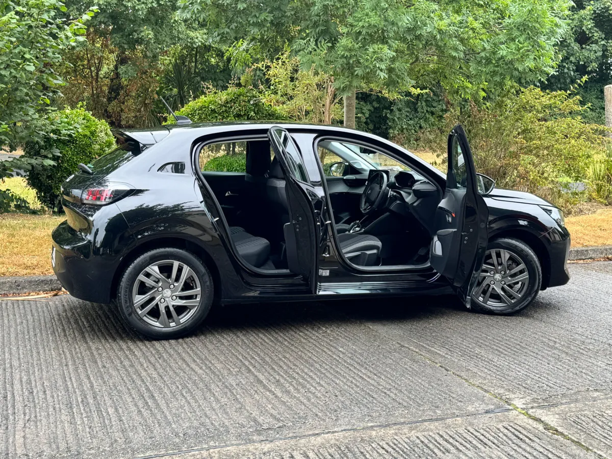 Peugeot 208 Hatchback, Petrol, 2021, Black