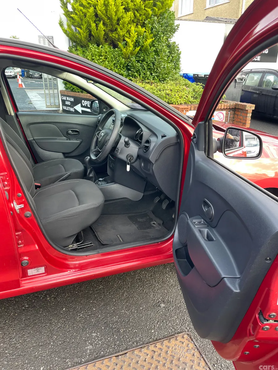 Dacia Sandero Hatchback, Petrol, 2017, Red