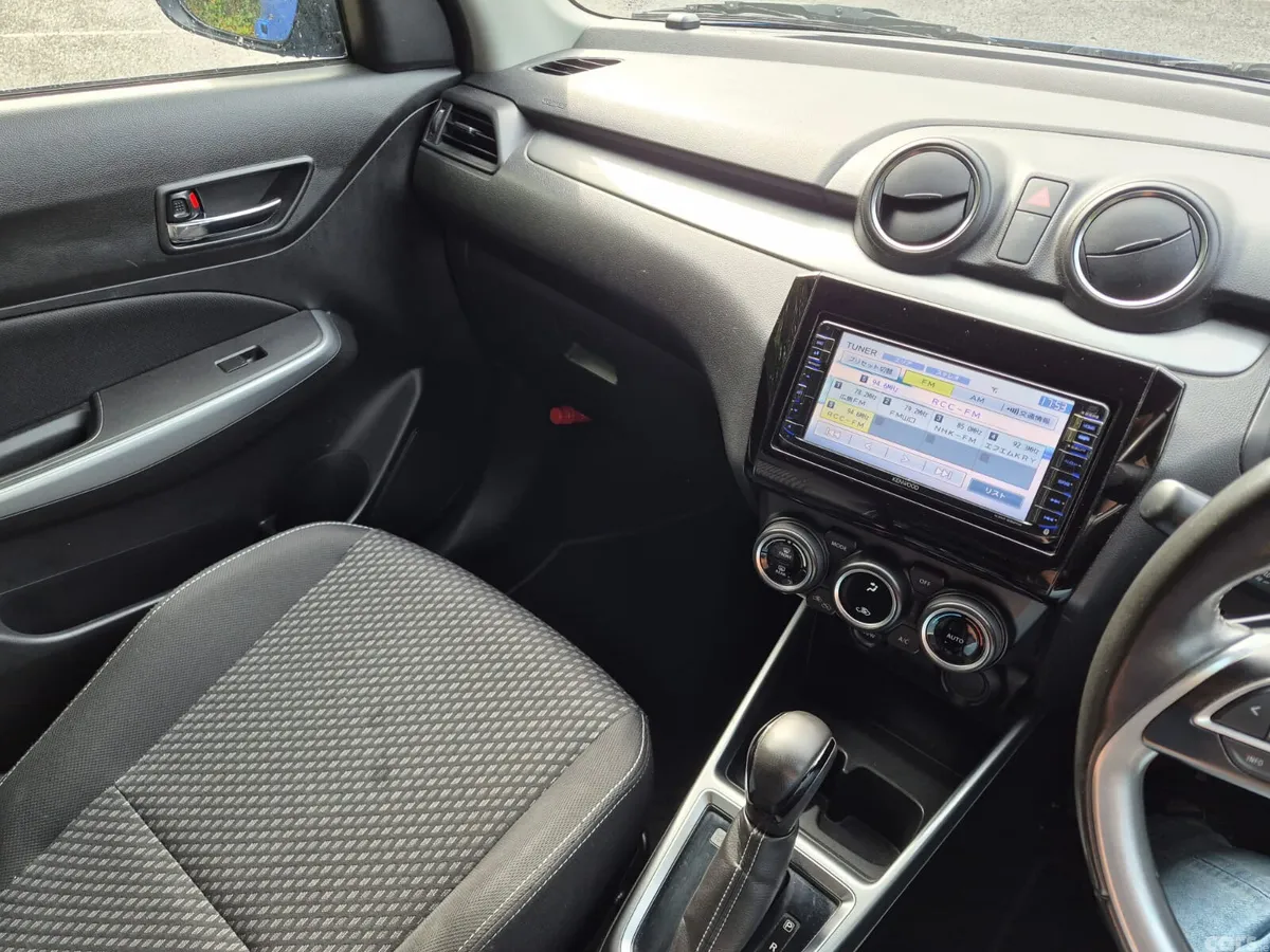 Suzuki Swift Hatchback, Petrol, 2017, Blue
