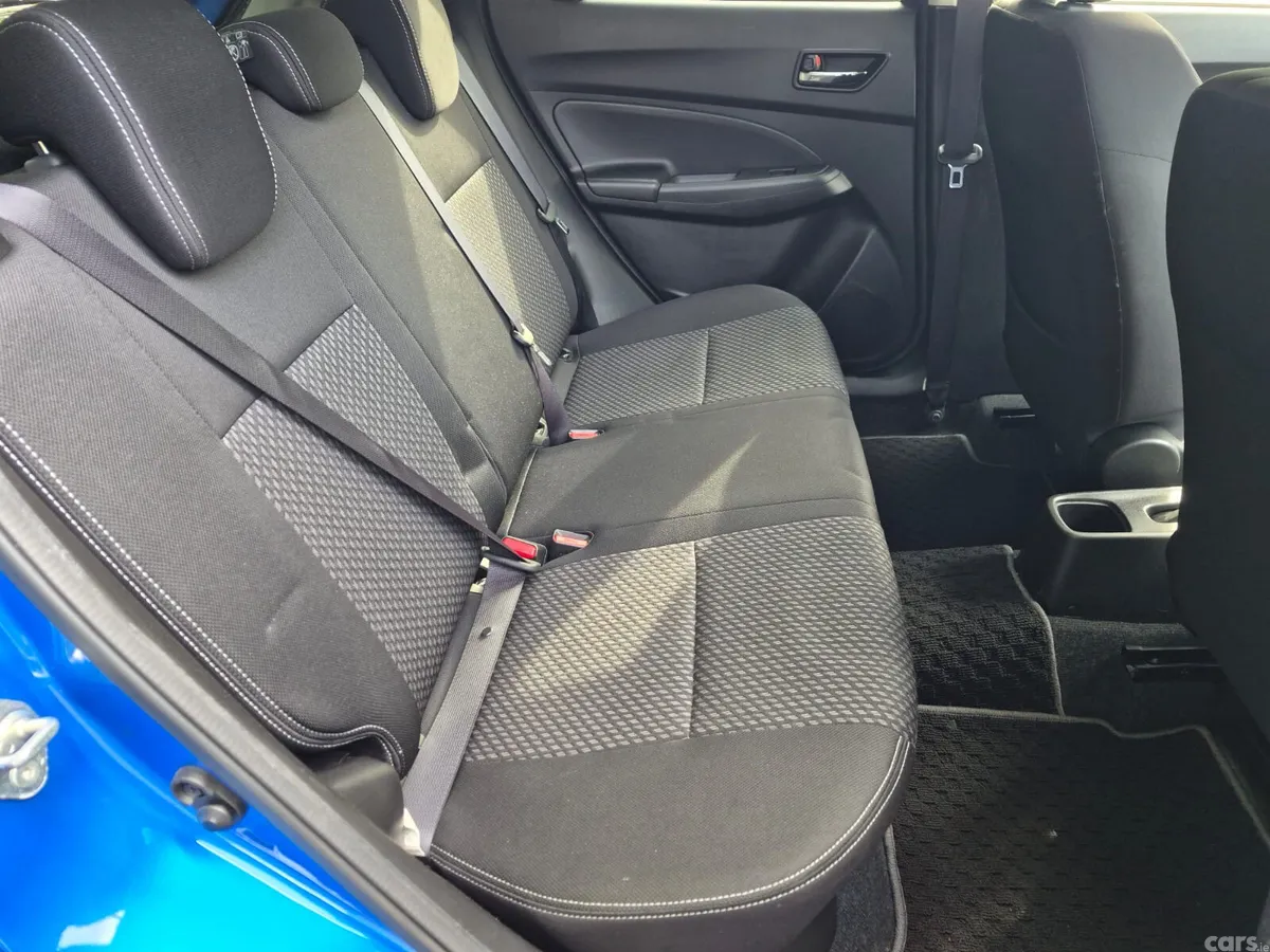Suzuki Swift Hatchback, Petrol, 2017, Blue