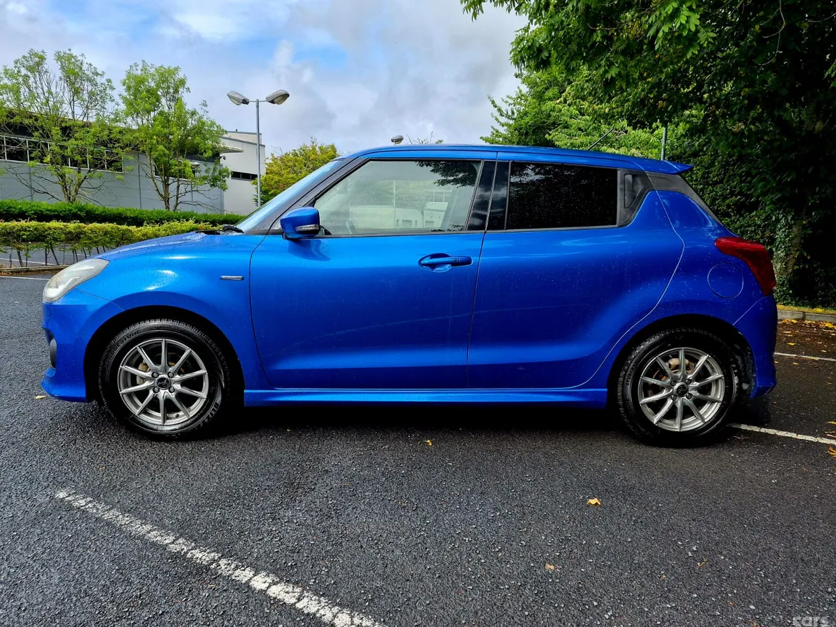 Suzuki Swift Hatchback, Petrol, 2017, Blue